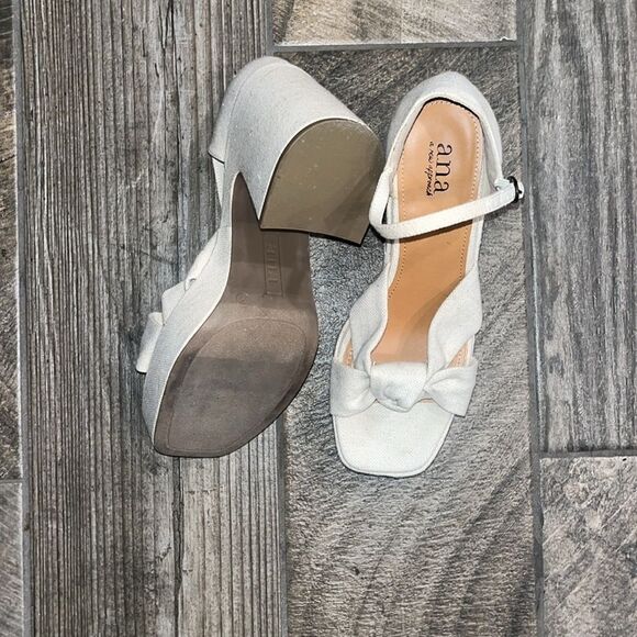 Ana cotton fabric cream colored platform 4” sandals - Picture 4 of 4